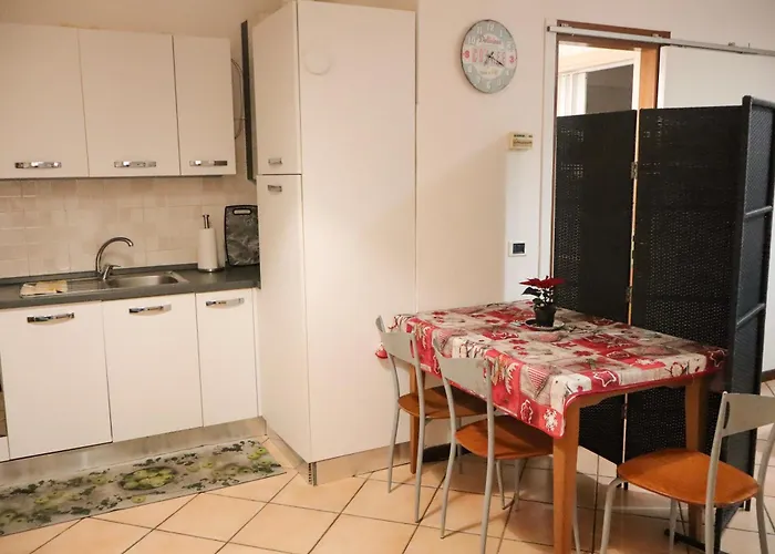 Porta Merlonia House Grazioso Monolocale شقة فورلي